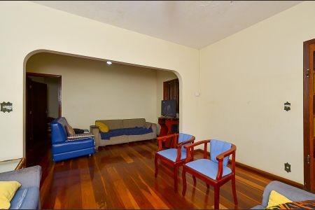 Casa à venda com 200m², 4 quartos e 3 vagas