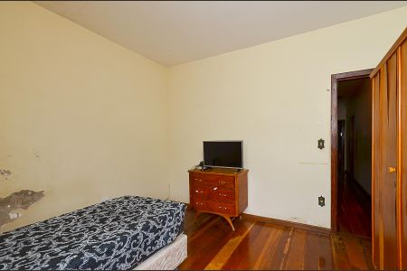 Casa à venda com 4 quartos, 200m² em Santa Efigênia, Belo Horizonte