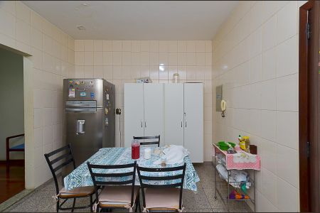 Casa à venda com 200m², 4 quartos e 3 vagas