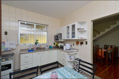 Casa à venda com 200m², 4 quartos e 3 vagas