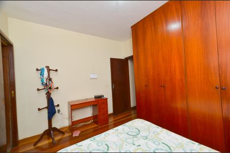 Casa à venda com 200m², 4 quartos e 3 vagas