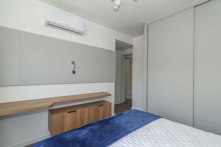 Quarto Suíte de apartamento para alugar com 2 quartos, 70m² em Petrópolis, Porto Alegre