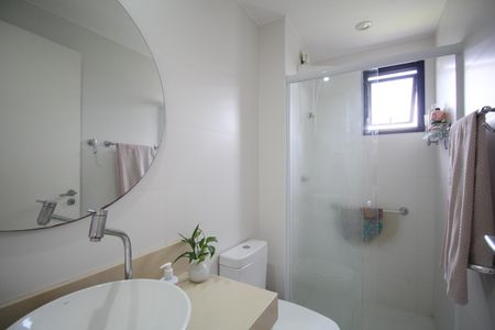 Banheiro de apartamento à venda com 1 quarto, 42m² em Vila Suzana, São Paulo