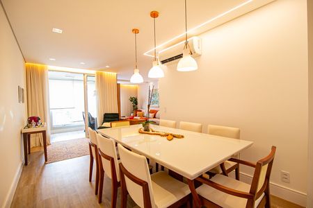 Apartamento para alugar com 95m², 2 quartos e 2 vagasSala de Jantar