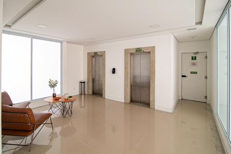 Apartamento para alugar com 95m², 2 quartos e 2 vagasHall social