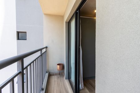 Studio à venda com 25m², 1 quarto e sem vaga Studio à venda com 25m², 1 quarto e sem vagaVaranda