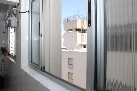 Apartamento à venda com 70m², 2 quartos e sem vagaVista area de serviço