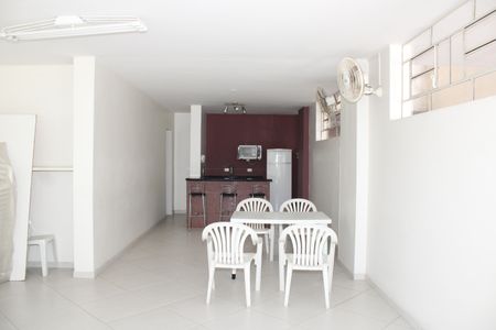 Apartamento à venda com 70m², 2 quartos e sem vagaÁrea comum - Salão de festas