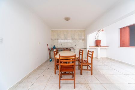 Casa à venda com 240m², 3 quartos e 2 vagasÁrea Gourmet