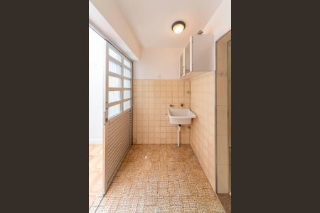 Casa à venda com 240m², 3 quartos e 2 vagasÁrea de Serviço casa 2