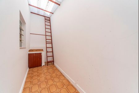 Casa à venda com 240m², 3 quartos e 2 vagasQuintal Fundos