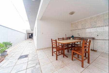 Casa à venda com 240m², 3 quartos e 2 vagasÁrea Gourmet