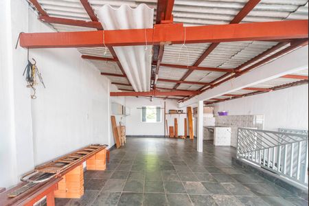 Casa à venda com 240m², 3 quartos e 2 vagasSalão 