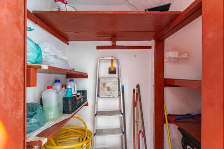 Casa à venda com 240m², 3 quartos e 2 vagasDepósito