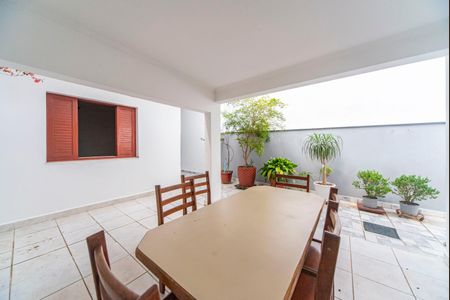 Casa à venda com 240m², 3 quartos e 2 vagasÁrea Gourmet