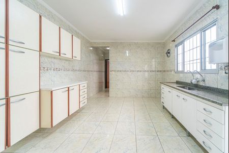 Casa à venda com 240m², 3 quartos e 2 vagasCozinha 