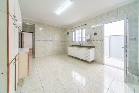 Casa à venda com 240m², 3 quartos e 2 vagasCozinha 