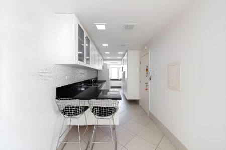 Apartamento para alugar com 1 quarto, 126m² em Jardim Europa, São Paulo
