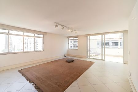 Apartamento para alugar com 1 quarto, 126m² em Jardim Europa, São Paulo
