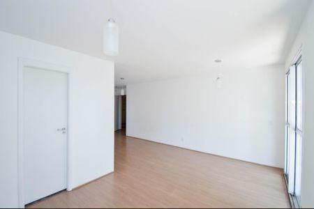 Sala de apartamento para alugar com 2 quartos, 75m² em Picanço, Guarulhos