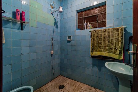 Casa à venda com 186m², 5 quartos e 3 vagas Casa à venda com 186m², 5 quartos e 3 vagasCasa 01 - Banheiro