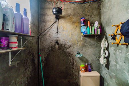 Casa à venda com 186m², 5 quartos e 3 vagas Casa à venda com 186m², 5 quartos e 3 vagasCasa 03 - Banheiro