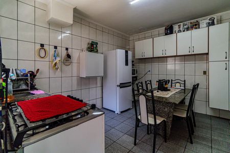 Casa à venda com 186m², 5 quartos e 3 vagas Casa à venda com 186m², 5 quartos e 3 vagasCasa 02 - Cozinha