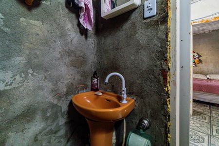 Casa à venda com 186m², 5 quartos e 3 vagas Casa à venda com 186m², 5 quartos e 3 vagasCasa 03 - Banheiro