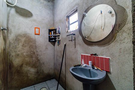 Casa à venda com 186m², 5 quartos e 3 vagas Casa à venda com 186m², 5 quartos e 3 vagasCasa 02 - Sala banheiro