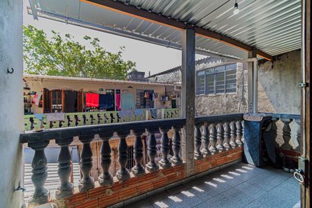 Casa à venda com 186m², 5 quartos e 3 vagas Casa à venda com 186m², 5 quartos e 3 vagasCasa 02 - Suite 01 varanda