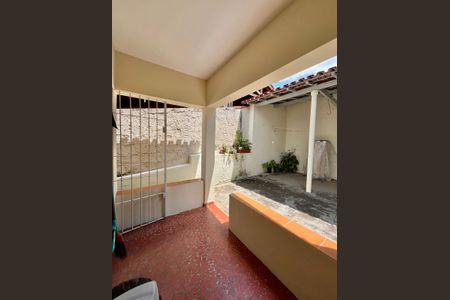 Casa à venda com 141m², 3 quartos e 1 vagaÁrea de Serviço