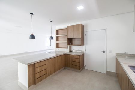 Casa de condomínio à venda com 387m², 4 quartos e 5 vagas Casa de condomínio à venda com 387m², 4 quartos e 5 vagasCozinha