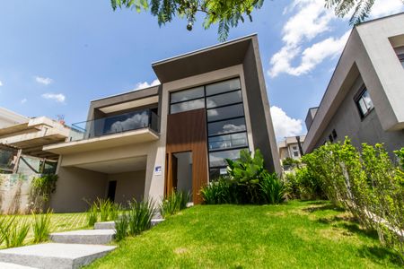 Casa de condomínio à venda com 387m², 4 quartos e 5 vagas Casa de condomínio à venda com 387m², 4 quartos e 5 vagasVista da Rua