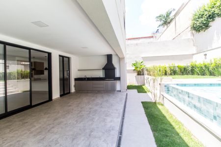 Casa de condomínio à venda com 387m², 4 quartos e 5 vagas Casa de condomínio à venda com 387m², 4 quartos e 5 vagasVaranda gourmet