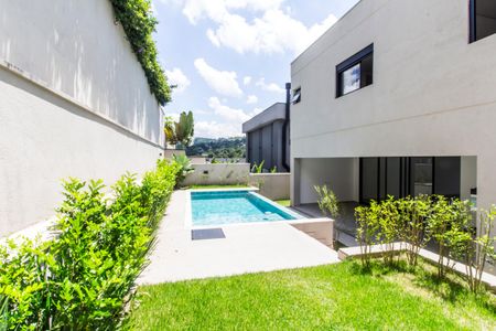 Casa de condomínio à venda com 387m², 4 quartos e 5 vagas Casa de condomínio à venda com 387m², 4 quartos e 5 vagasPiscina