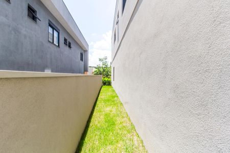 Casa de condomínio à venda com 387m², 4 quartos e 5 vagas Casa de condomínio à venda com 387m², 4 quartos e 5 vagasCorredor
