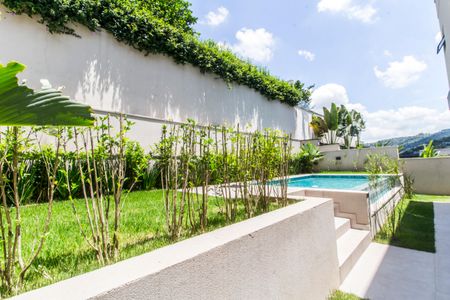 Casa de condomínio à venda com 387m², 4 quartos e 5 vagas Casa de condomínio à venda com 387m², 4 quartos e 5 vagasPiscina