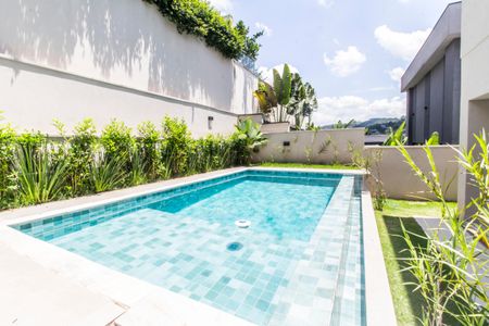 Casa de condomínio à venda com 387m², 4 quartos e 5 vagas Casa de condomínio à venda com 387m², 4 quartos e 5 vagasPiscina