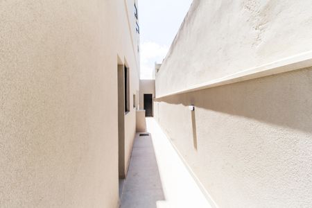 Casa de condomínio à venda com 387m², 4 quartos e 5 vagas Casa de condomínio à venda com 387m², 4 quartos e 5 vagasCorredor