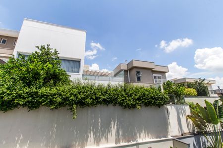 Casa de condomínio à venda com 387m², 4 quartos e 5 vagas Casa de condomínio à venda com 387m², 4 quartos e 5 vagasVista da Suíte