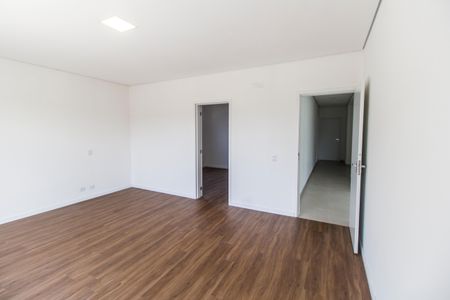 Casa de condomínio à venda com 387m², 4 quartos e 5 vagas Casa de condomínio à venda com 387m², 4 quartos e 5 vagasSuíte master