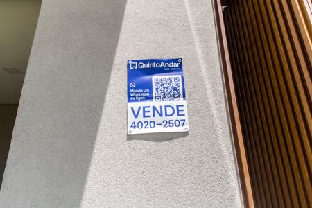 Casa de condomínio à venda com 387m², 4 quartos e 5 vagas Casa de condomínio à venda com 387m², 4 quartos e 5 vagasVista da Rua