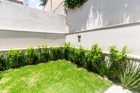 Casa de condomínio à venda com 387m², 4 quartos e 5 vagas Casa de condomínio à venda com 387m², 4 quartos e 5 vagasQuintal