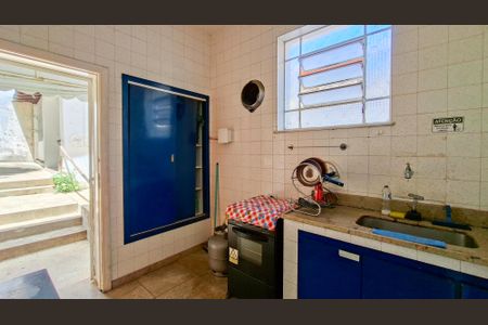 Casa para alugar com 5 quartos, 280m² em Carmo, Belo Horizonte