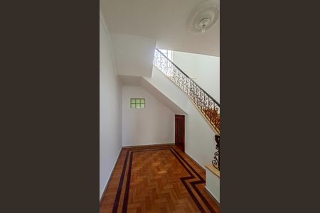 Casa para alugar com 280m², 5 quartos e 2 vagas