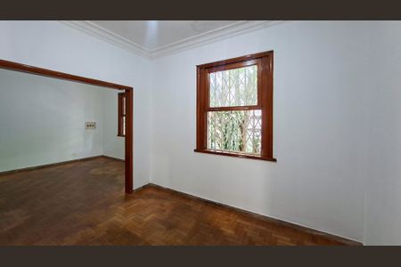 Casa para alugar com 280m², 5 quartos e 2 vagas