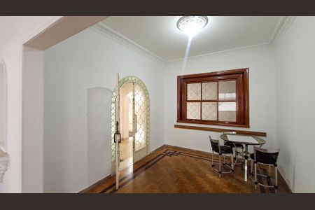 Casa para alugar com 280m², 5 quartos e 2 vagas