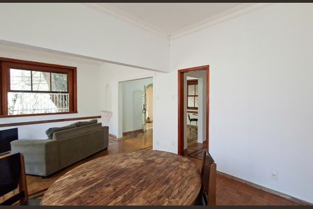 Casa para alugar com 280m², 5 quartos e 2 vagas