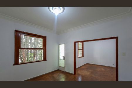 Casa para alugar com 280m², 5 quartos e 2 vagas