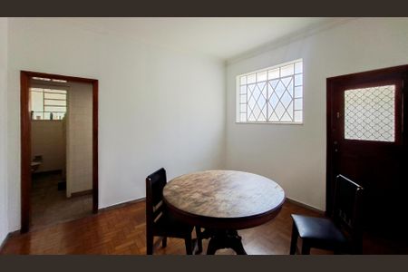 Casa para alugar com 5 quartos, 280m² em Carmo, Belo Horizonte